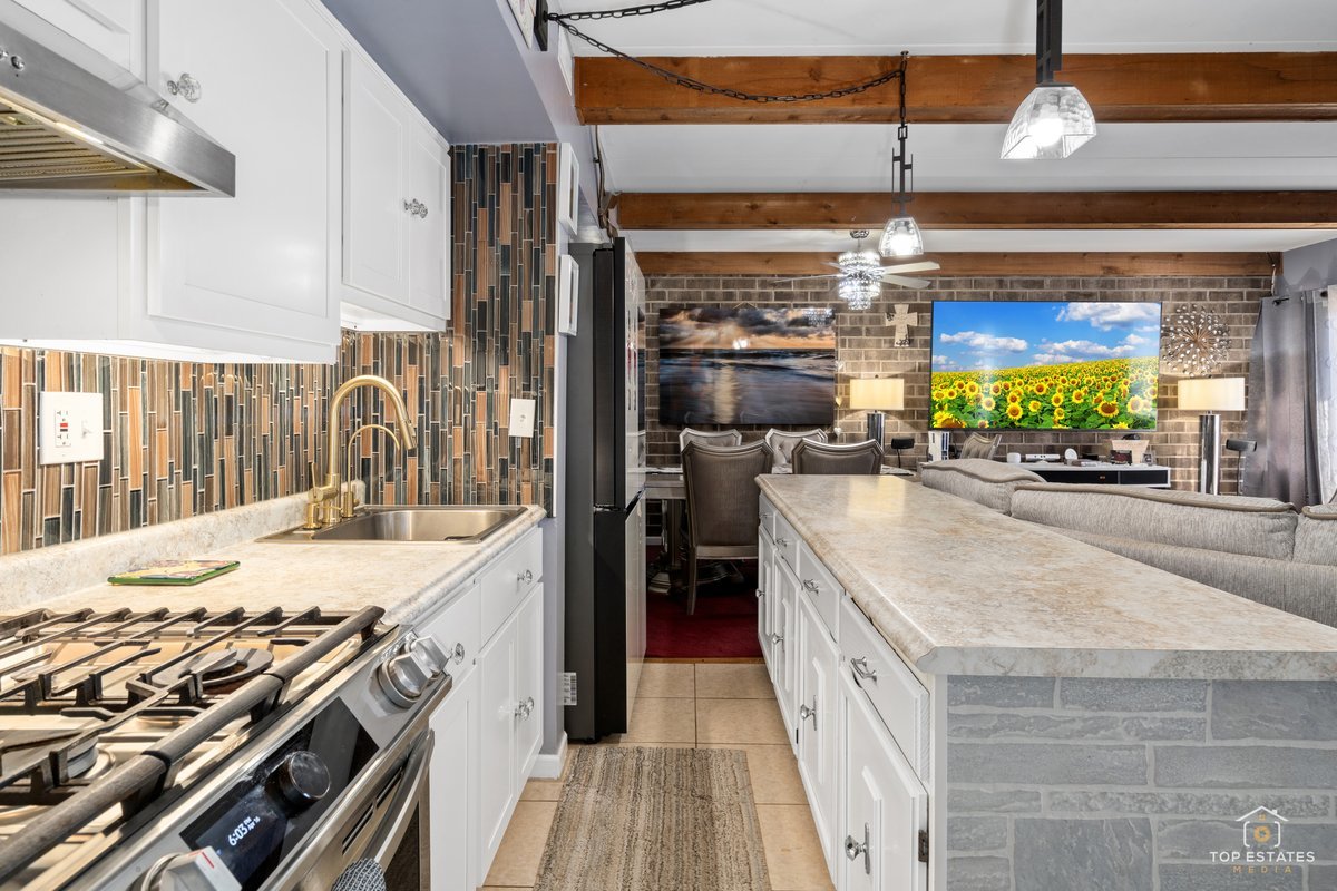 1209 Kenneth Circle, Elgin, IL 60120