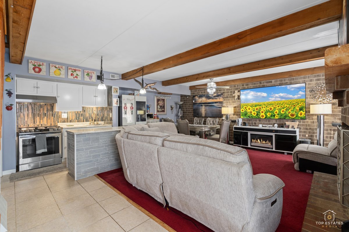 1209 Kenneth Circle, Elgin, IL 60120