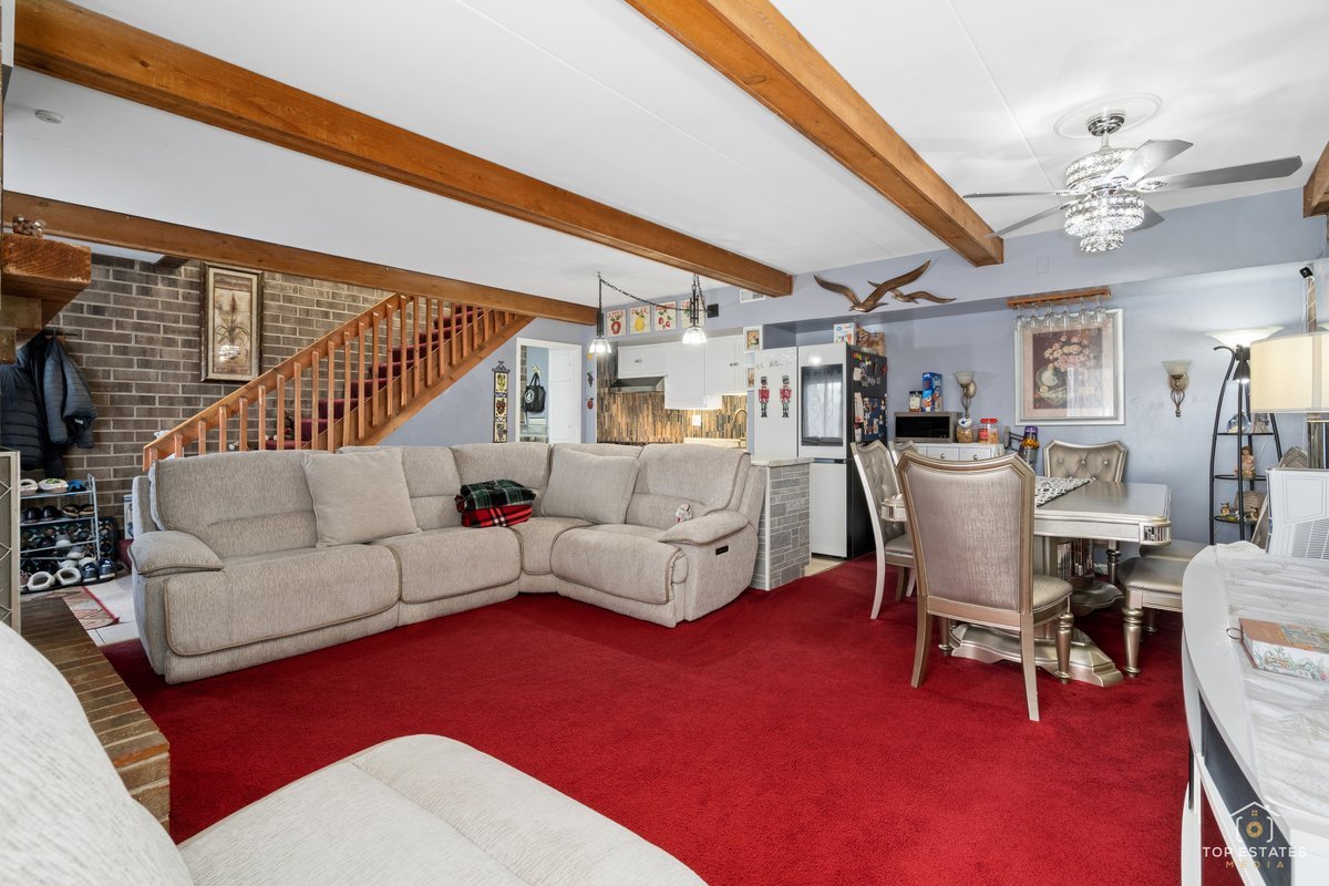 1209 Kenneth Circle, Elgin, IL 60120