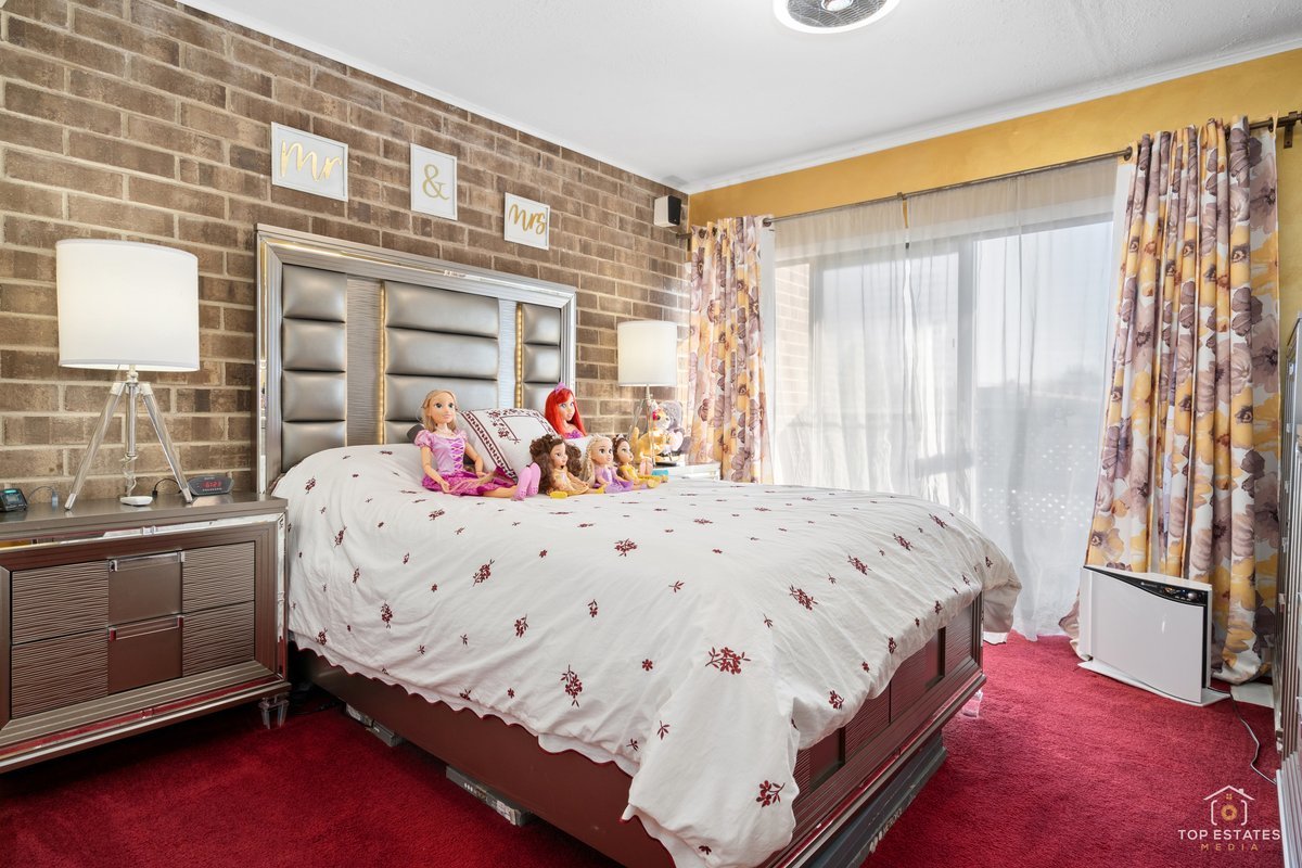 1209 Kenneth Circle, Elgin, IL 60120