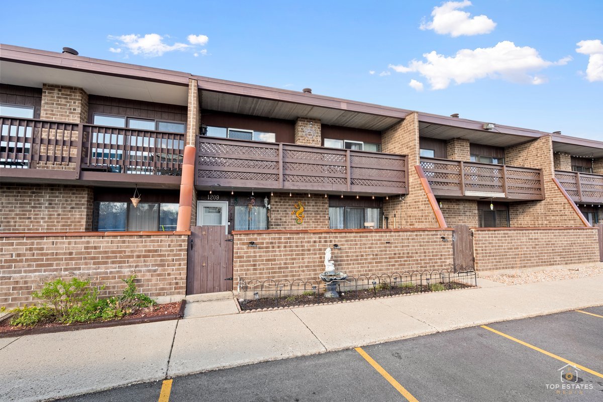 1209 Kenneth Circle, Elgin, IL 60120