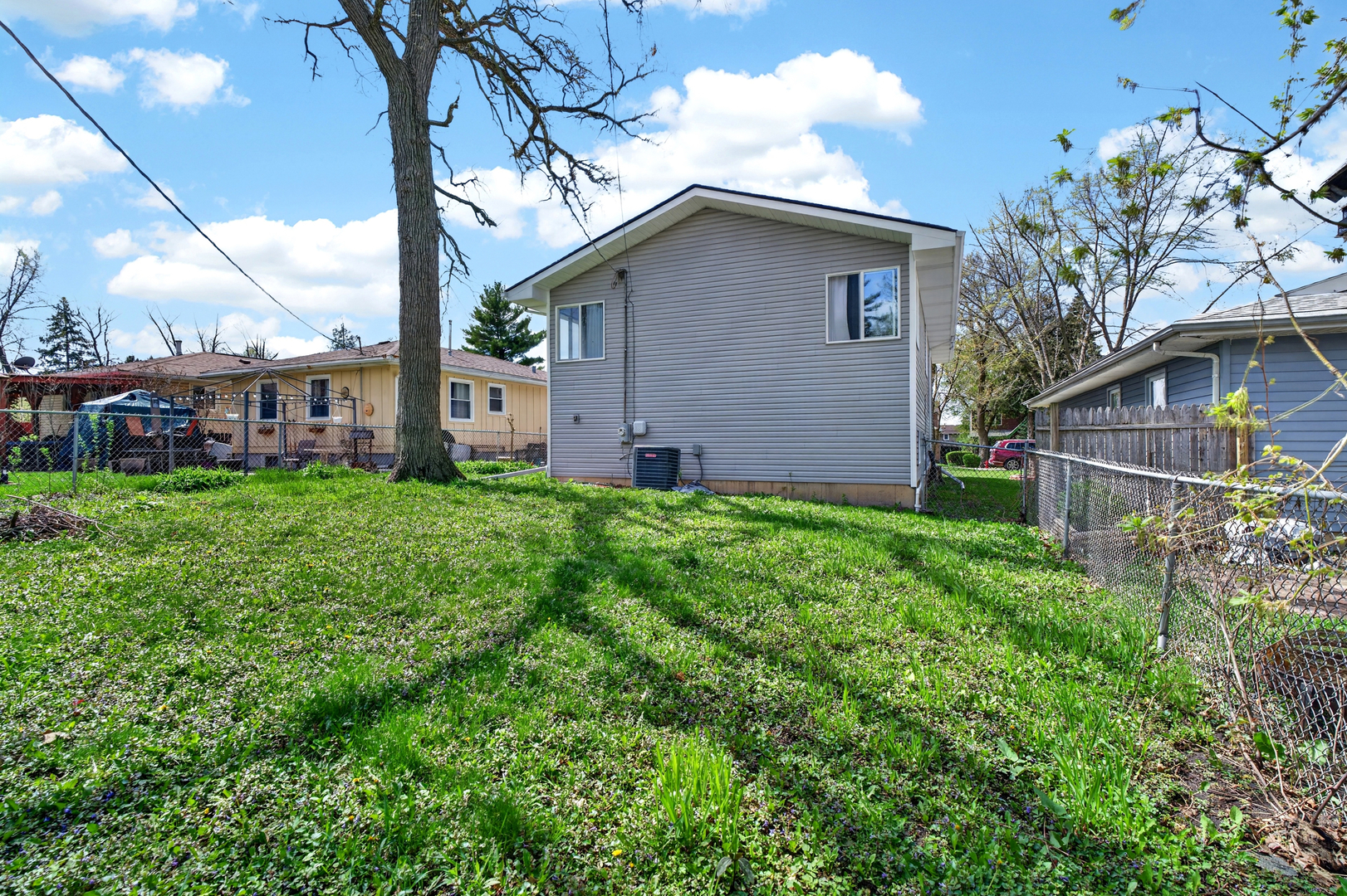 1525 Grove Drive, Round Lake Beach, IL 60073