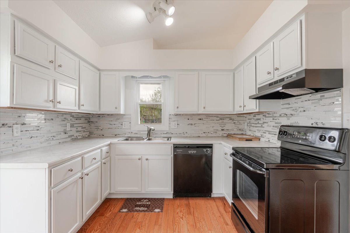 1315 Bancroft Drive, Bloomington, IL 61704