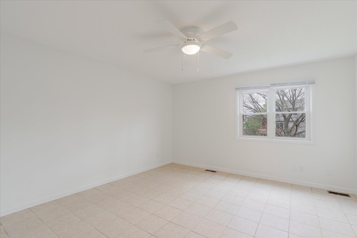 1315 Bancroft Drive, Bloomington, IL 61704