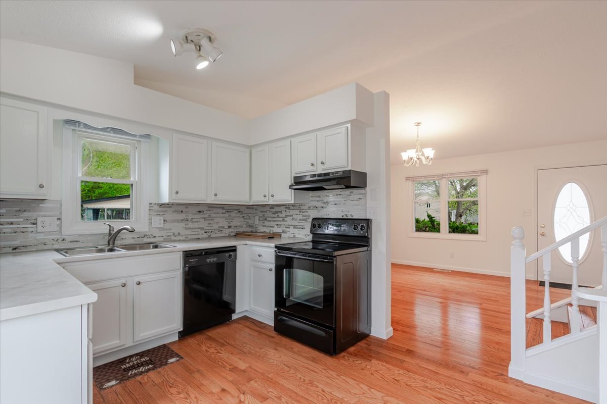 1315 Bancroft Drive, Bloomington, IL 61704