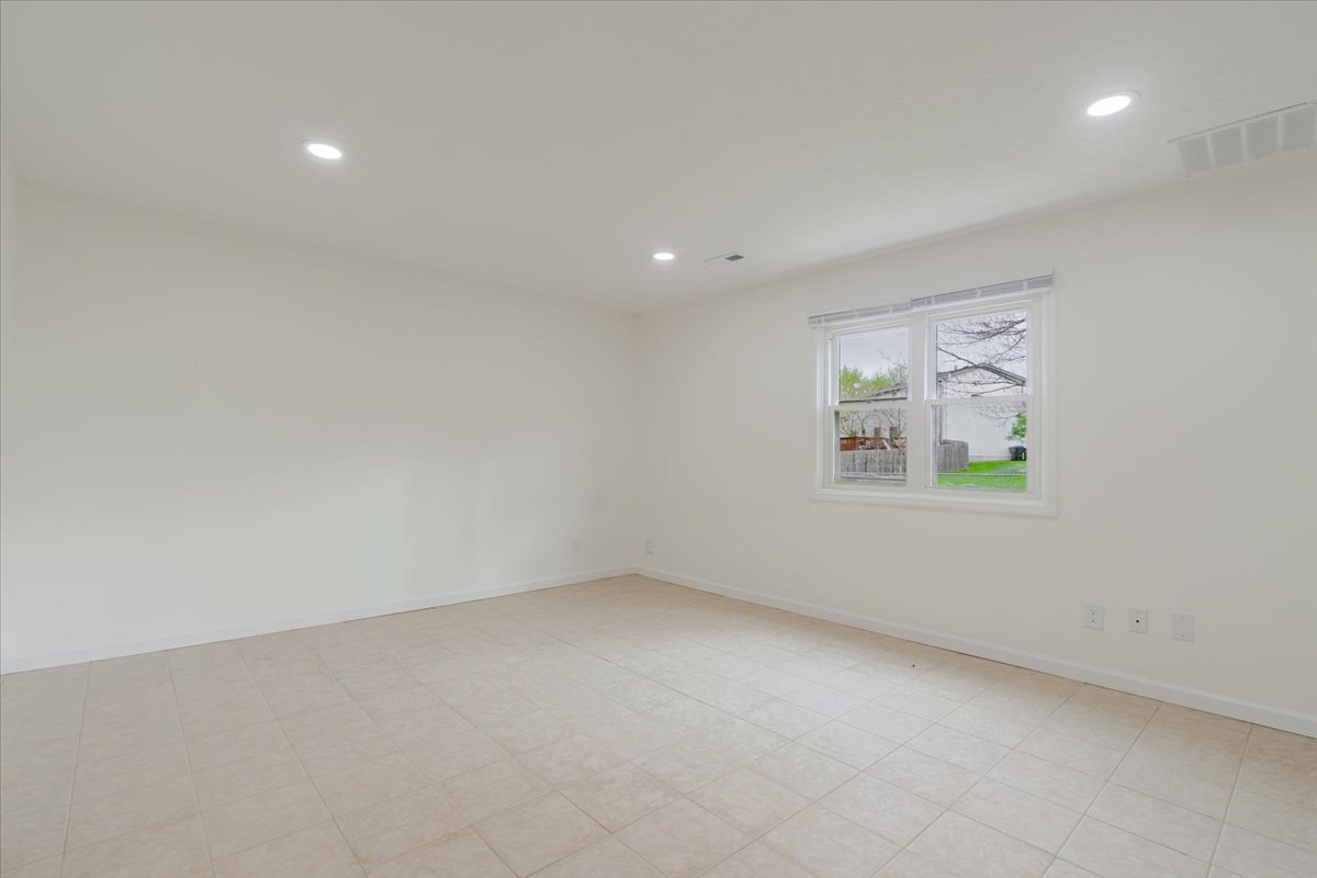 1315 Bancroft Drive, Bloomington, IL 61704