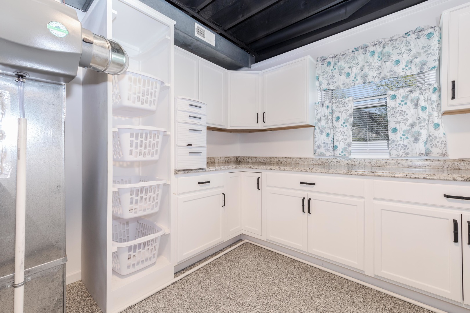 21 Cedar Court, Bloomington, IL 61701