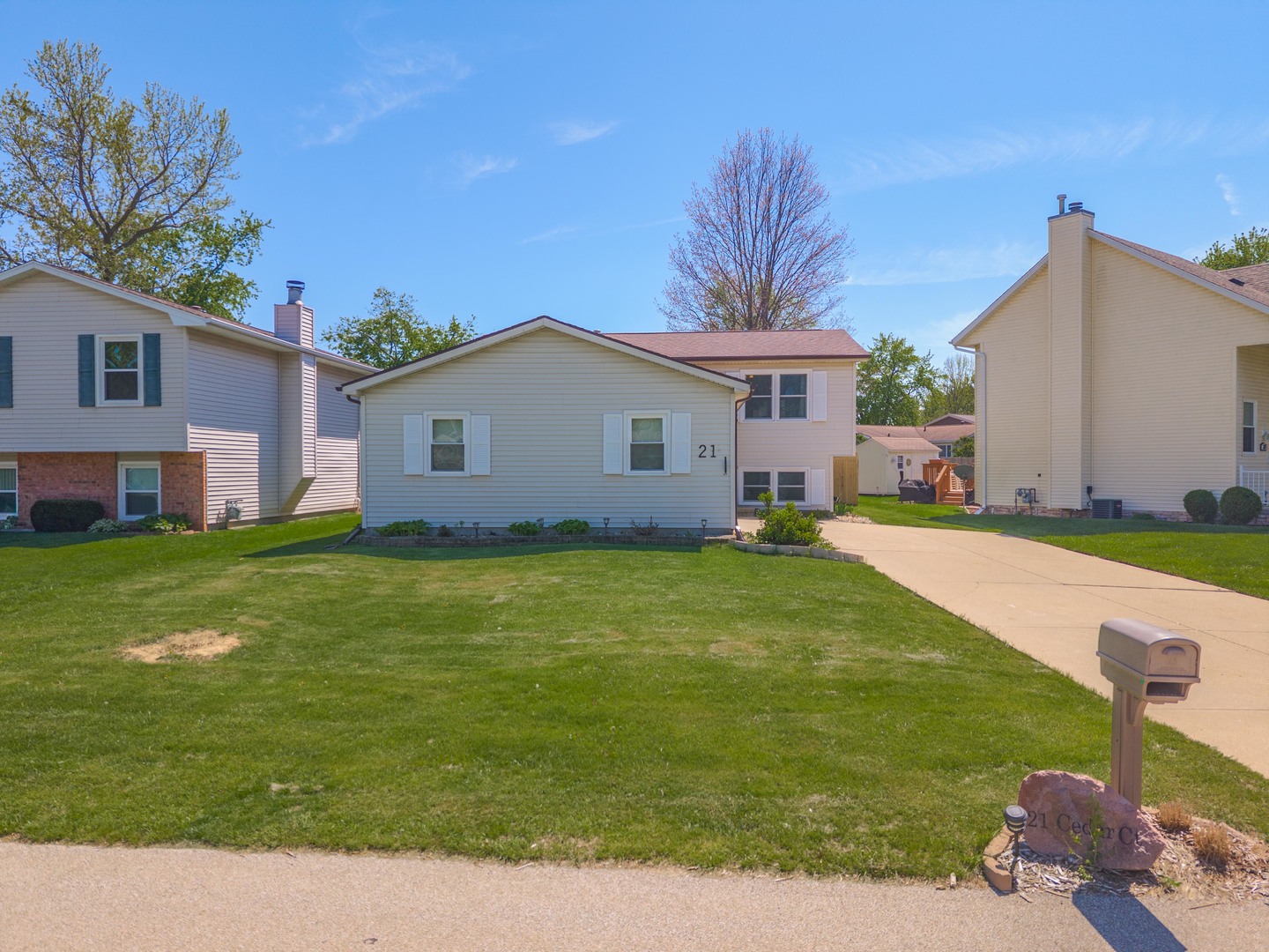 21 Cedar Court, Bloomington, IL 61701