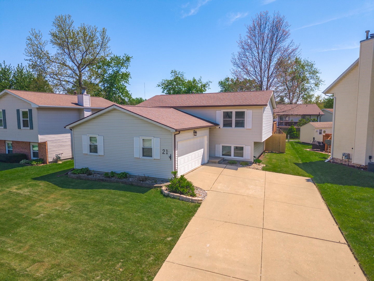 21 Cedar Court, Bloomington, IL 61701