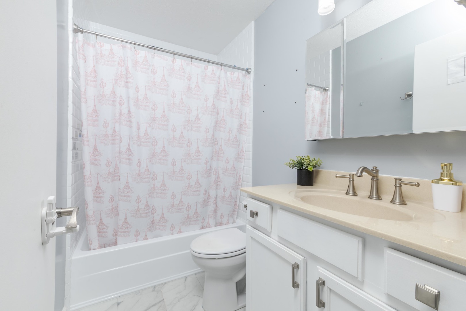 21 Cedar Court, Bloomington, IL 61701