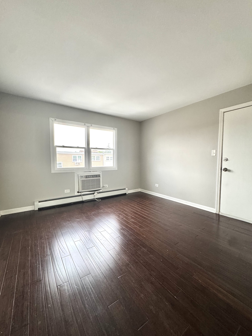 5644 W 105th Street #2W, Oak Lawn, IL 60453