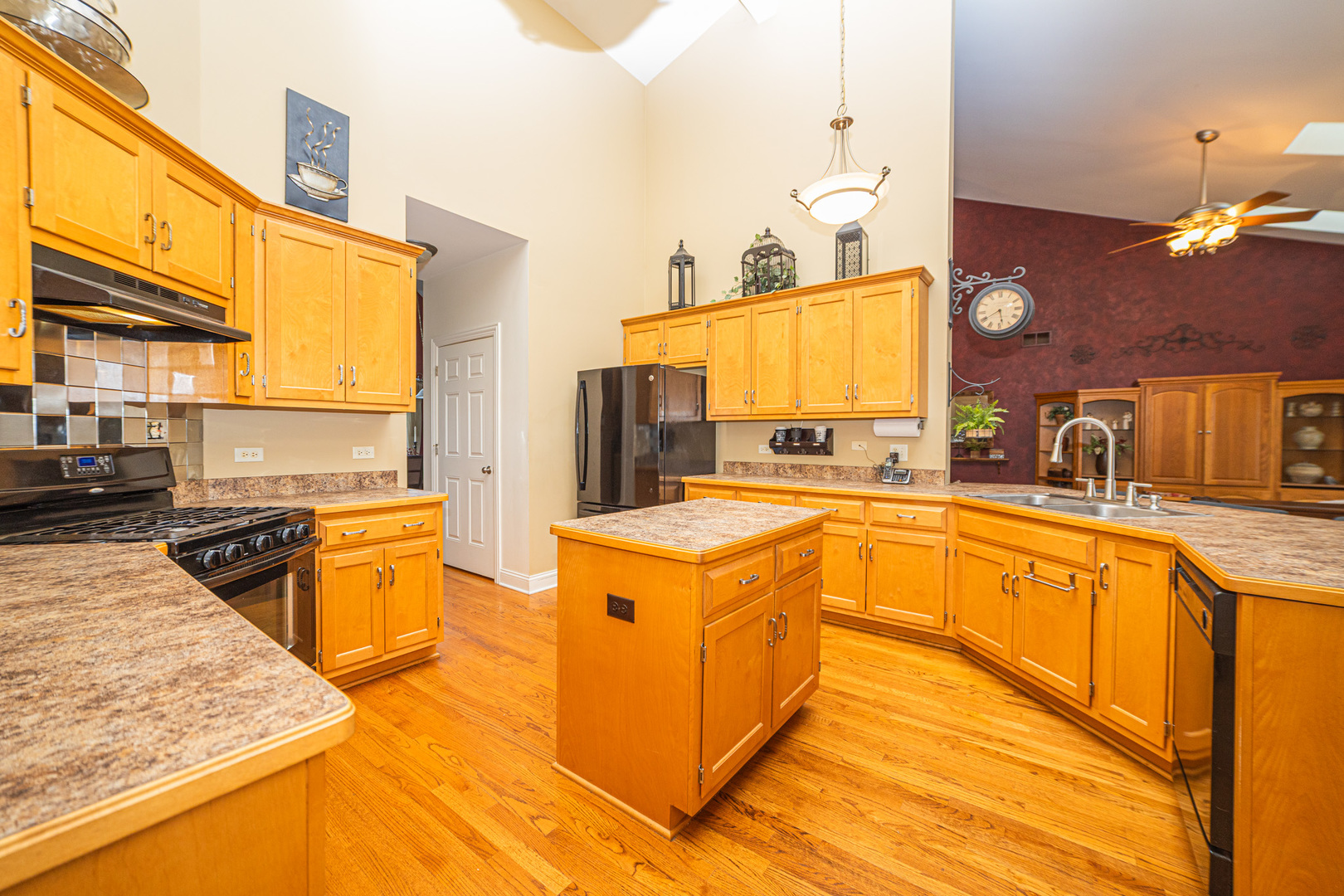 12819 Waterford Boulevard, Plainfield, IL 60585