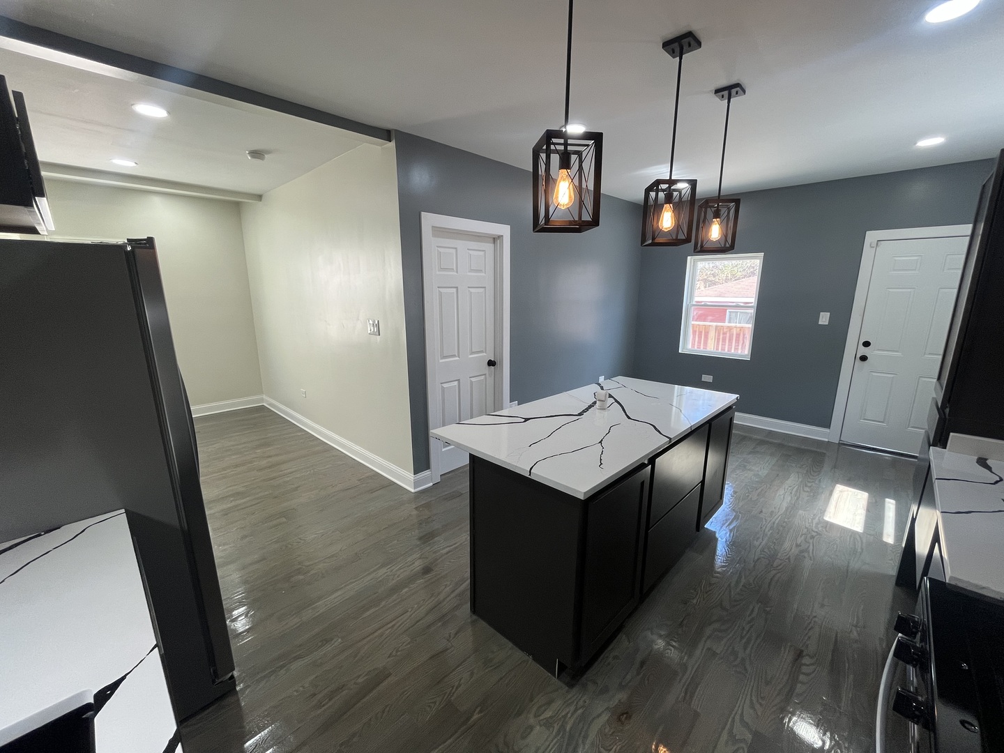 8015 S Avalon Avenue, Chicago, IL 60619