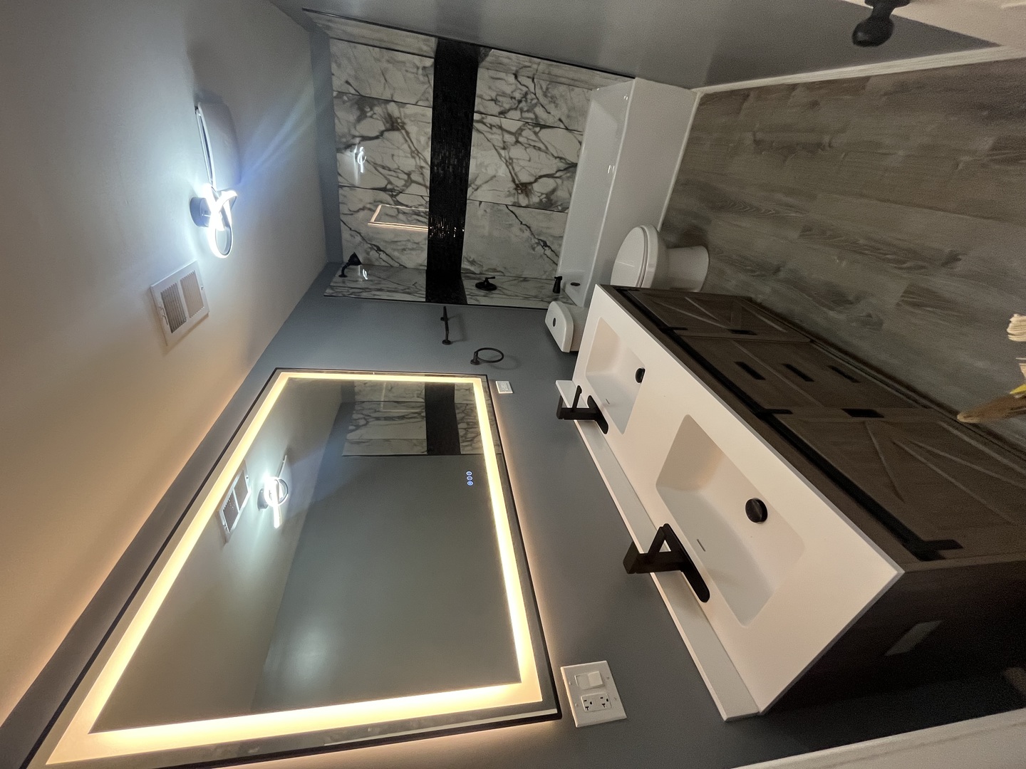 8015 S Avalon Avenue, Chicago, IL 60619