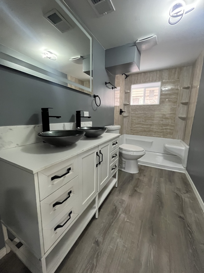 8015 S Avalon Avenue, Chicago, IL 60619