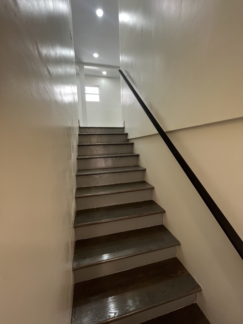 8015 S Avalon Avenue, Chicago, IL 60619