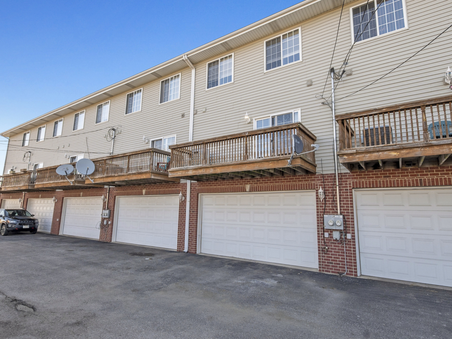 7204 W 83rd Street, Bridgeview, IL 60455