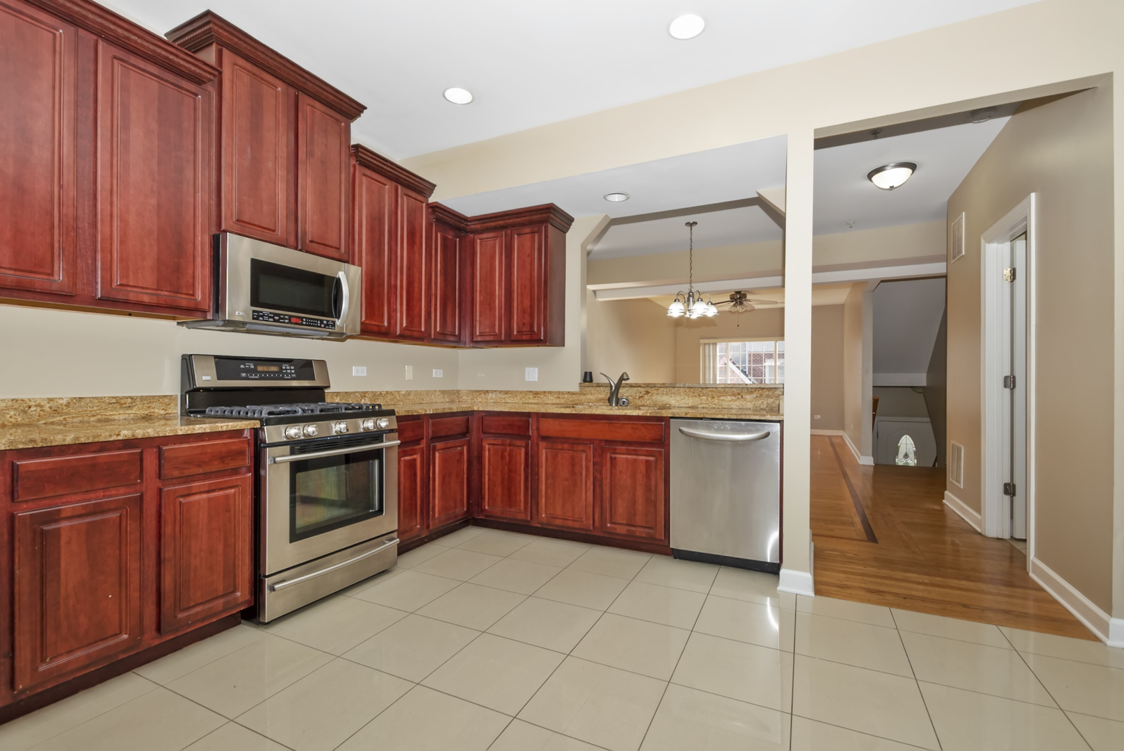 7204 W 83rd Street, Bridgeview, IL 60455