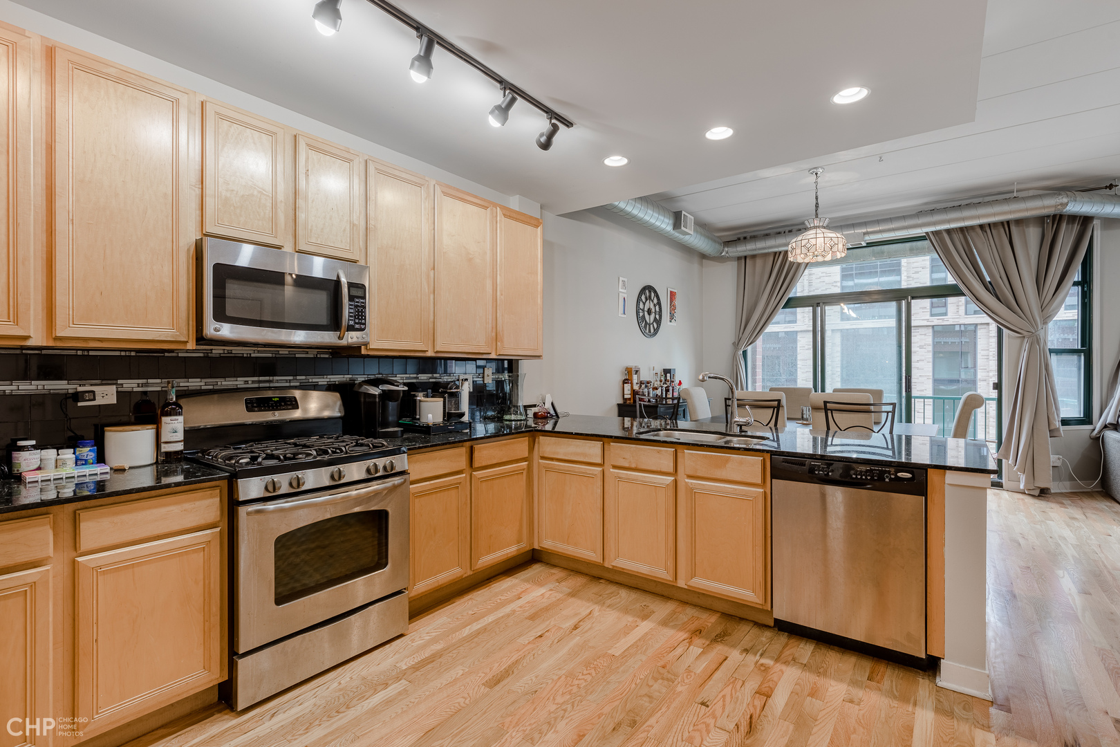 843 W Monroe Street #4B, Chicago, IL 60607