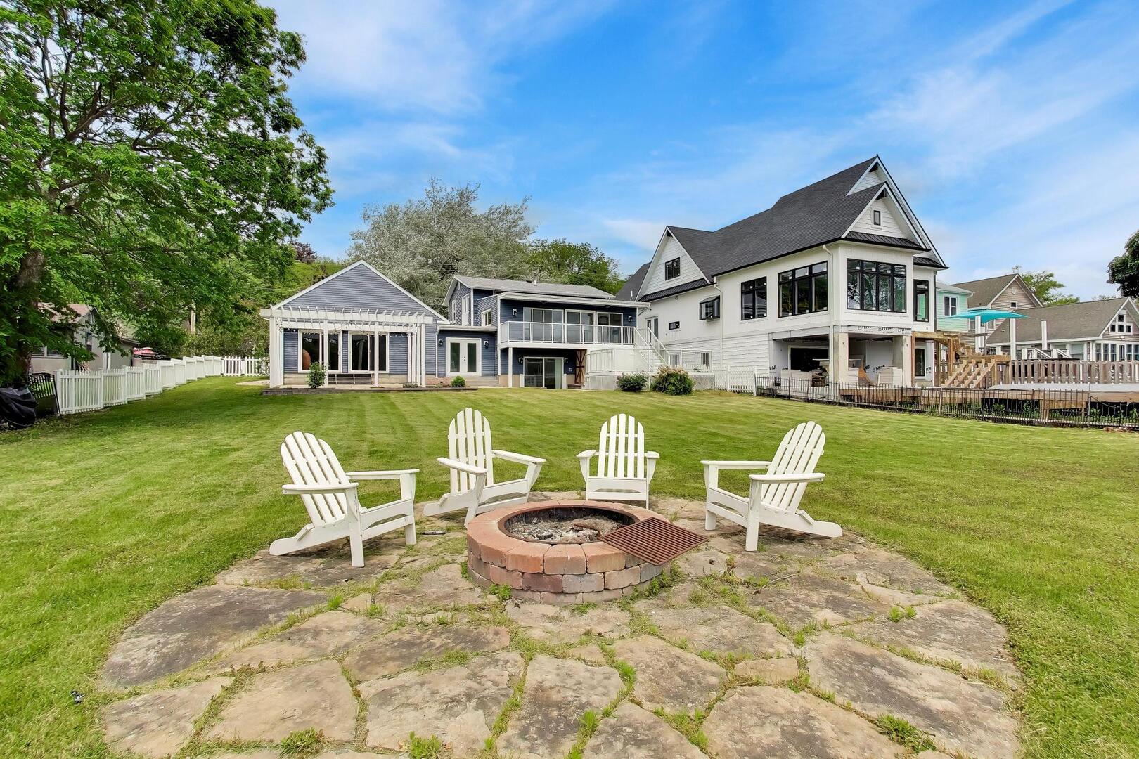 701 N Harrison Street, Algonquin, IL 60102