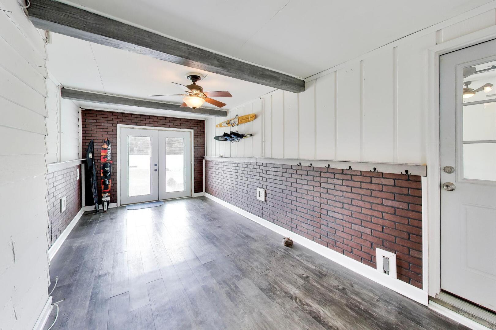 701 N Harrison Street, Algonquin, IL 60102