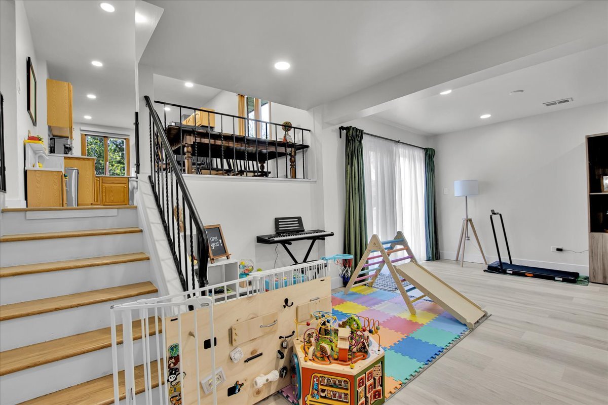 10447 S Stowe Court, Palos Hills, IL 60465