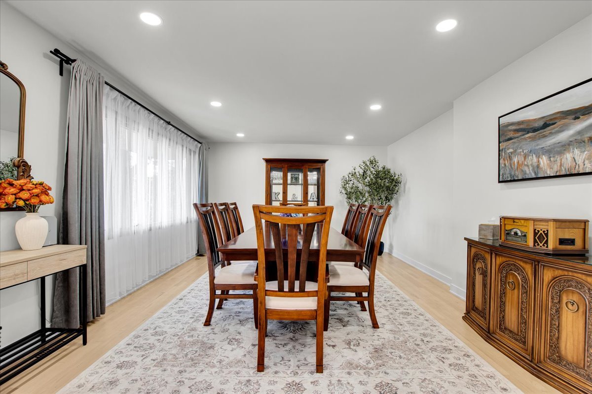 10447 S Stowe Court, Palos Hills, IL 60465