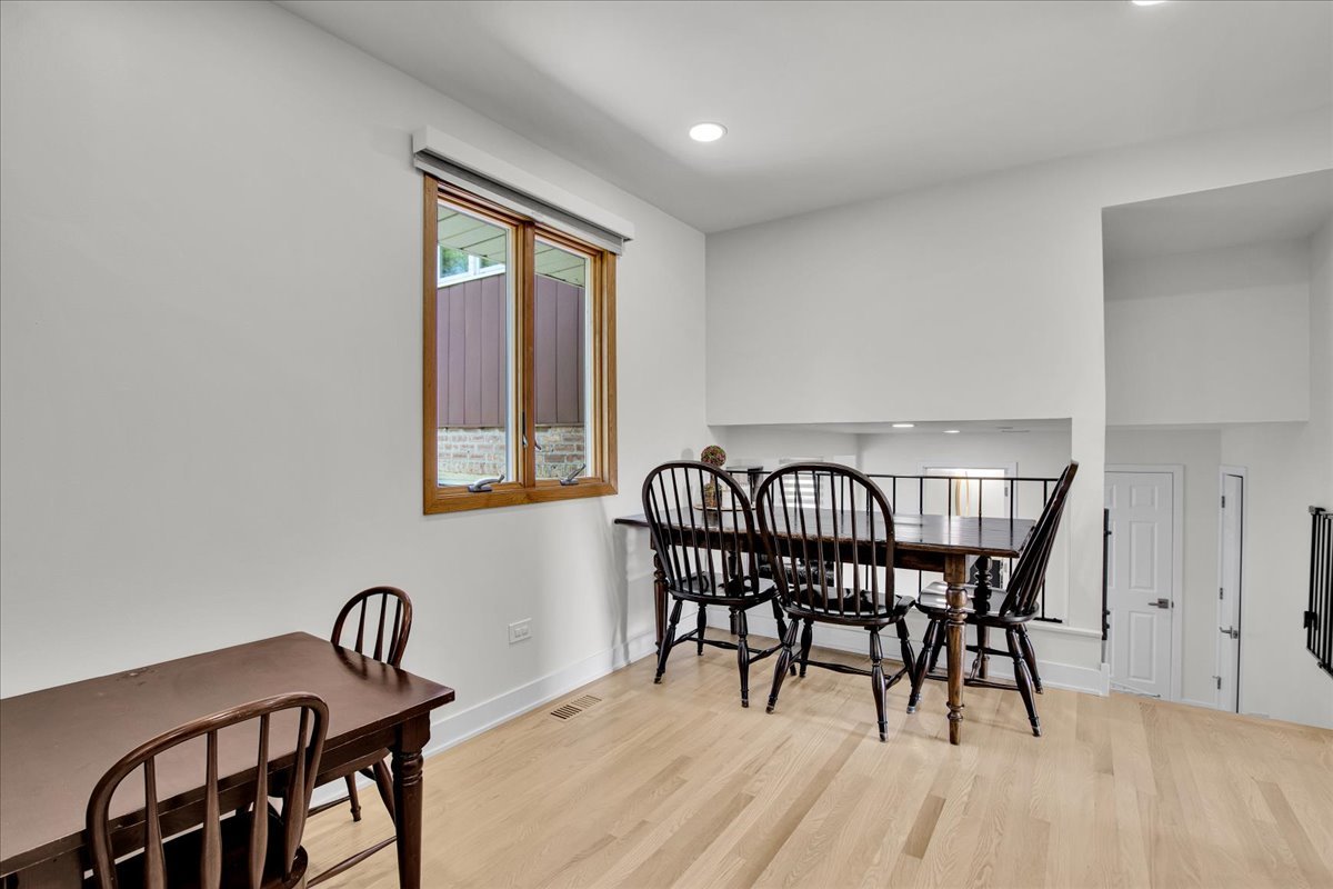 10447 S Stowe Court, Palos Hills, IL 60465