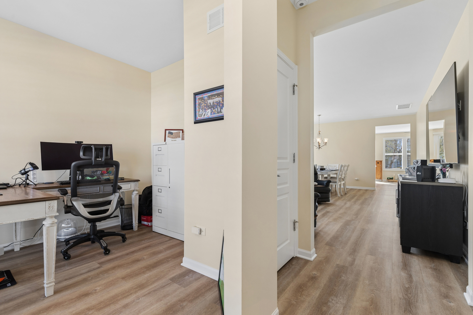 3295 Comstock Court, Mundelein, IL 60060