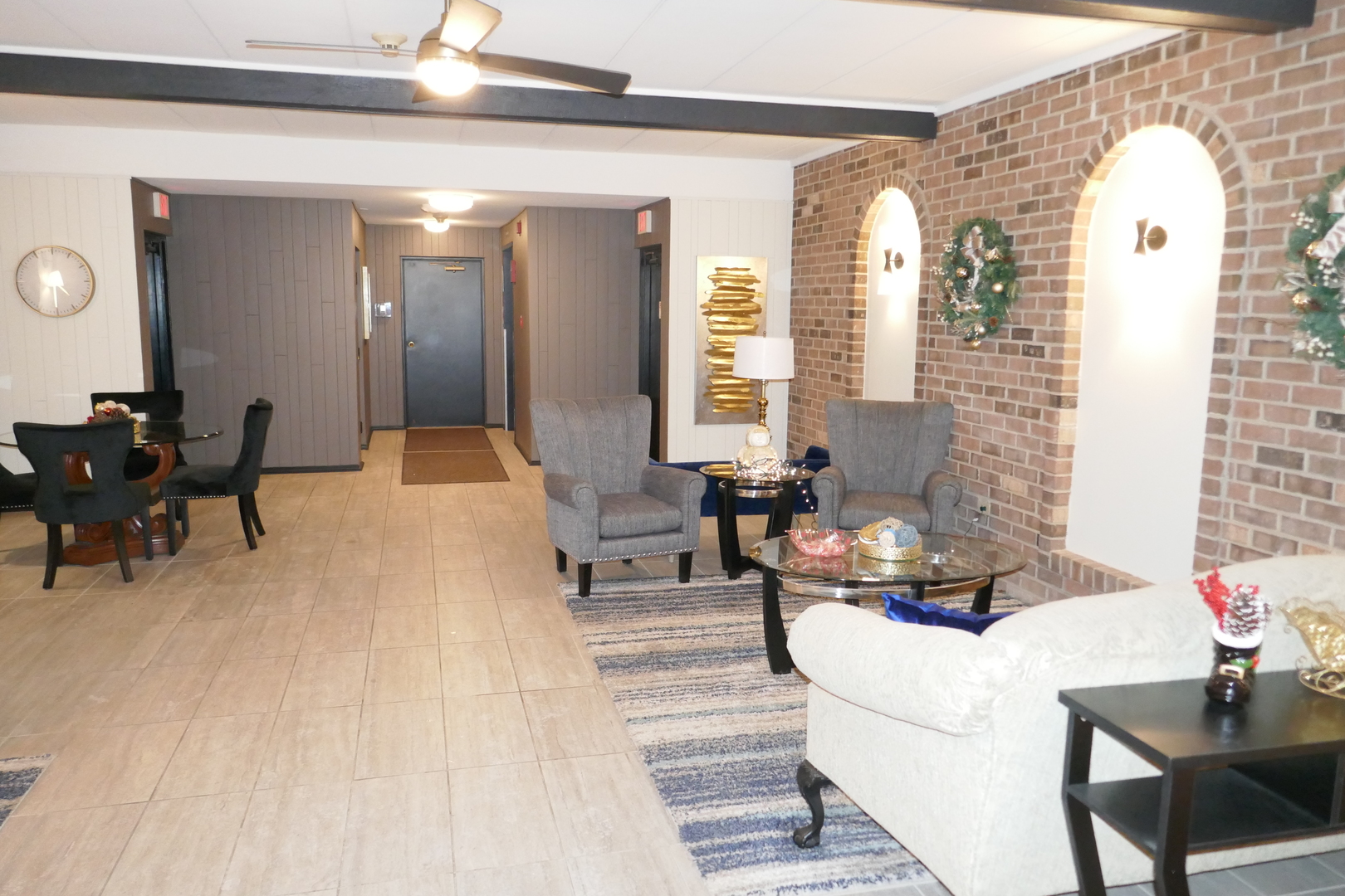 603 S River Road #2M, Des Plaines, IL 60016