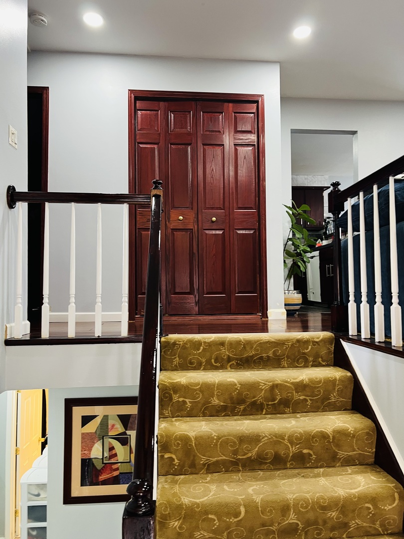 2068 Leeward Lane, Hanover Park, IL 60133