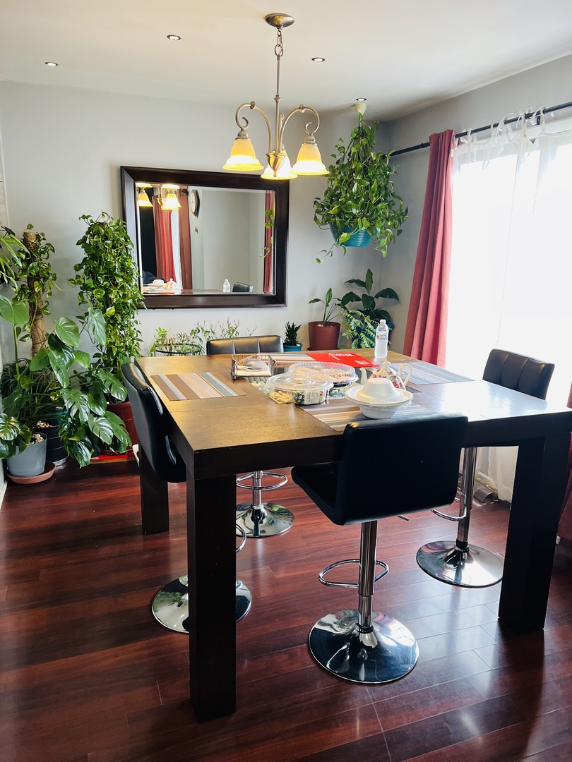 2068 Leeward Lane, Hanover Park, IL 60133