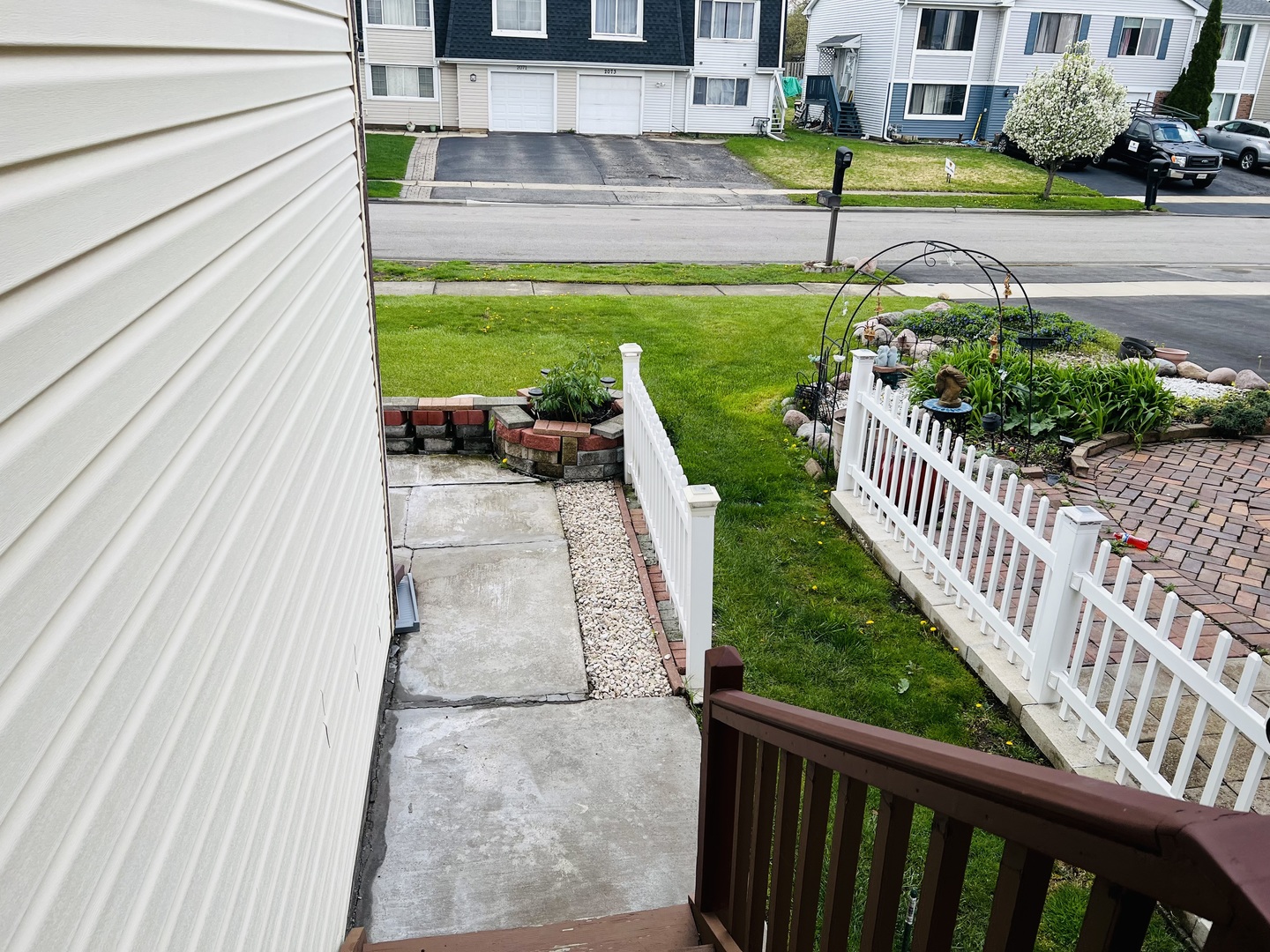 2068 Leeward Lane, Hanover Park, IL 60133