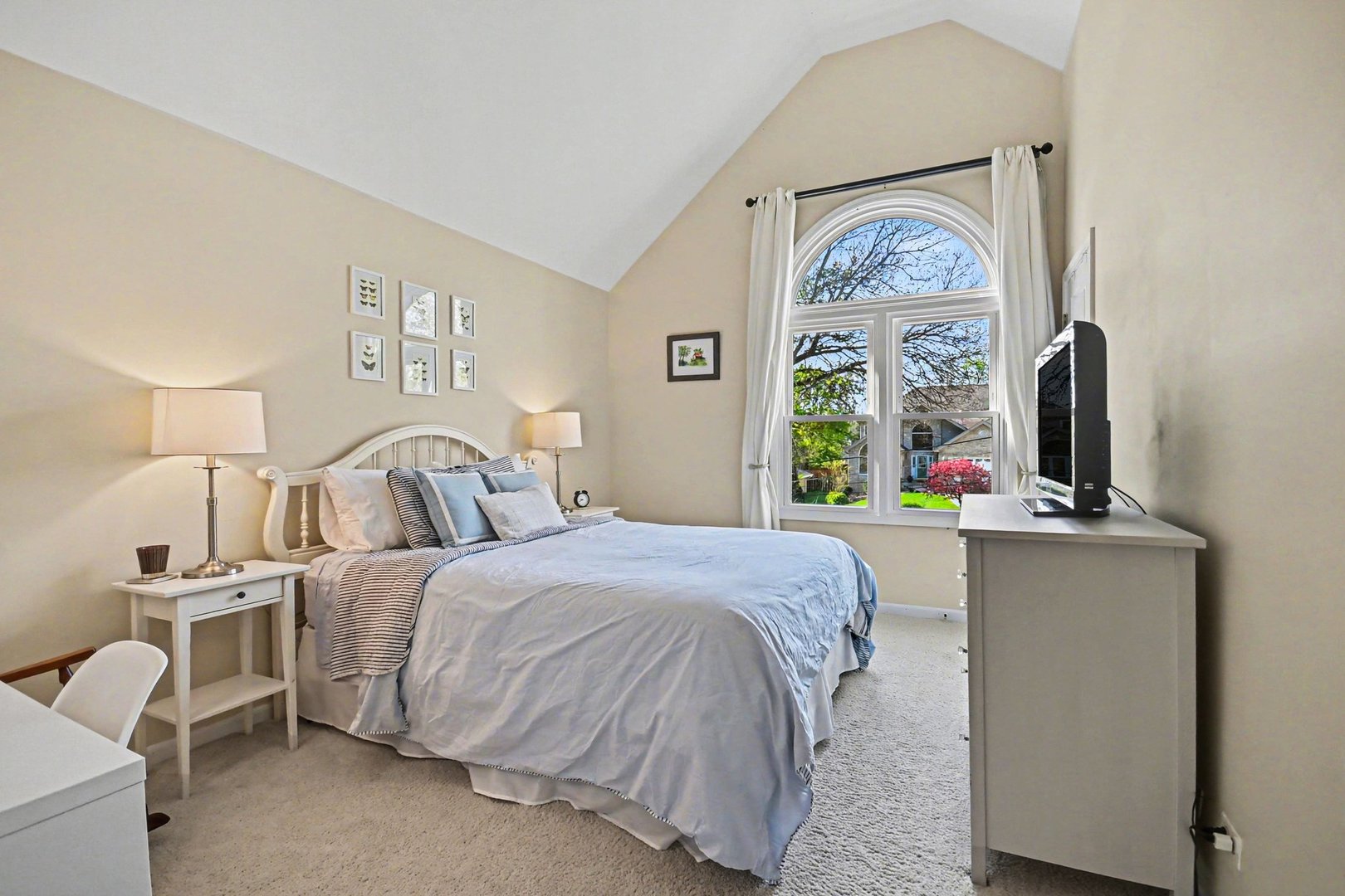 22W450 Cherry Lane, Glen Ellyn, IL 60137