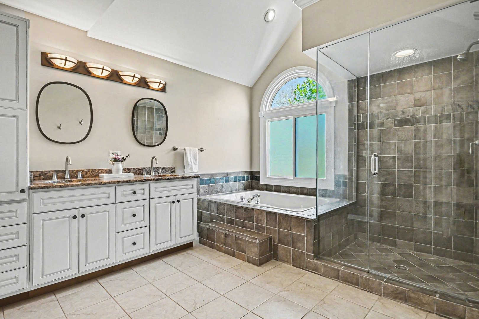 22W450 Cherry Lane, Glen Ellyn, IL 60137