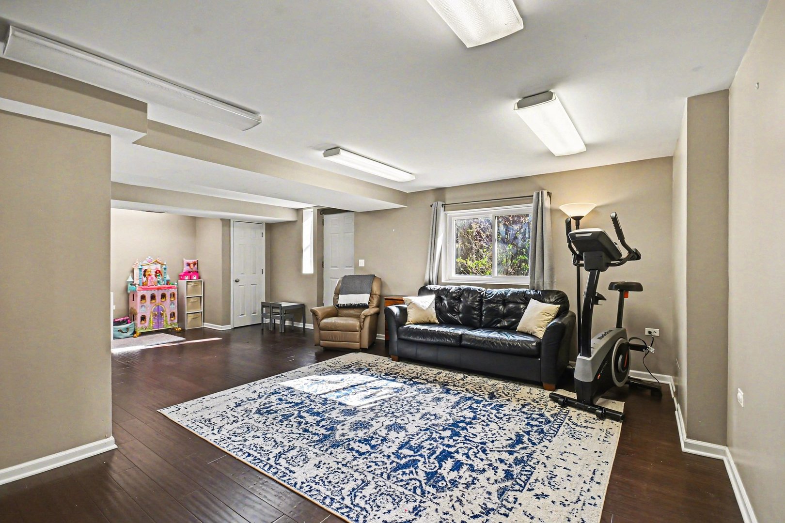 22W450 Cherry Lane, Glen Ellyn, IL 60137