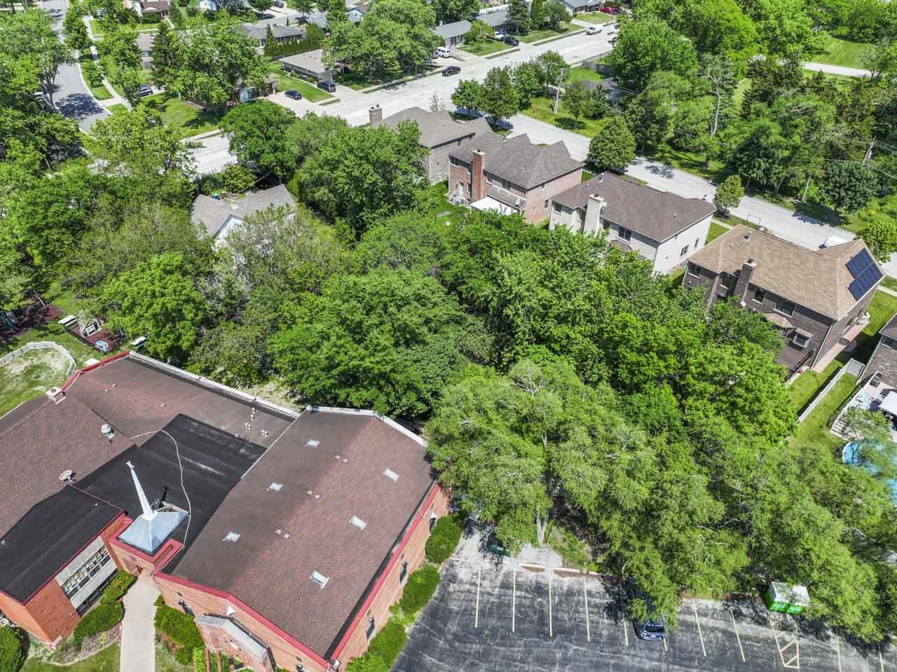 309 Landmeier Road, Elk Grove Village, IL 60007