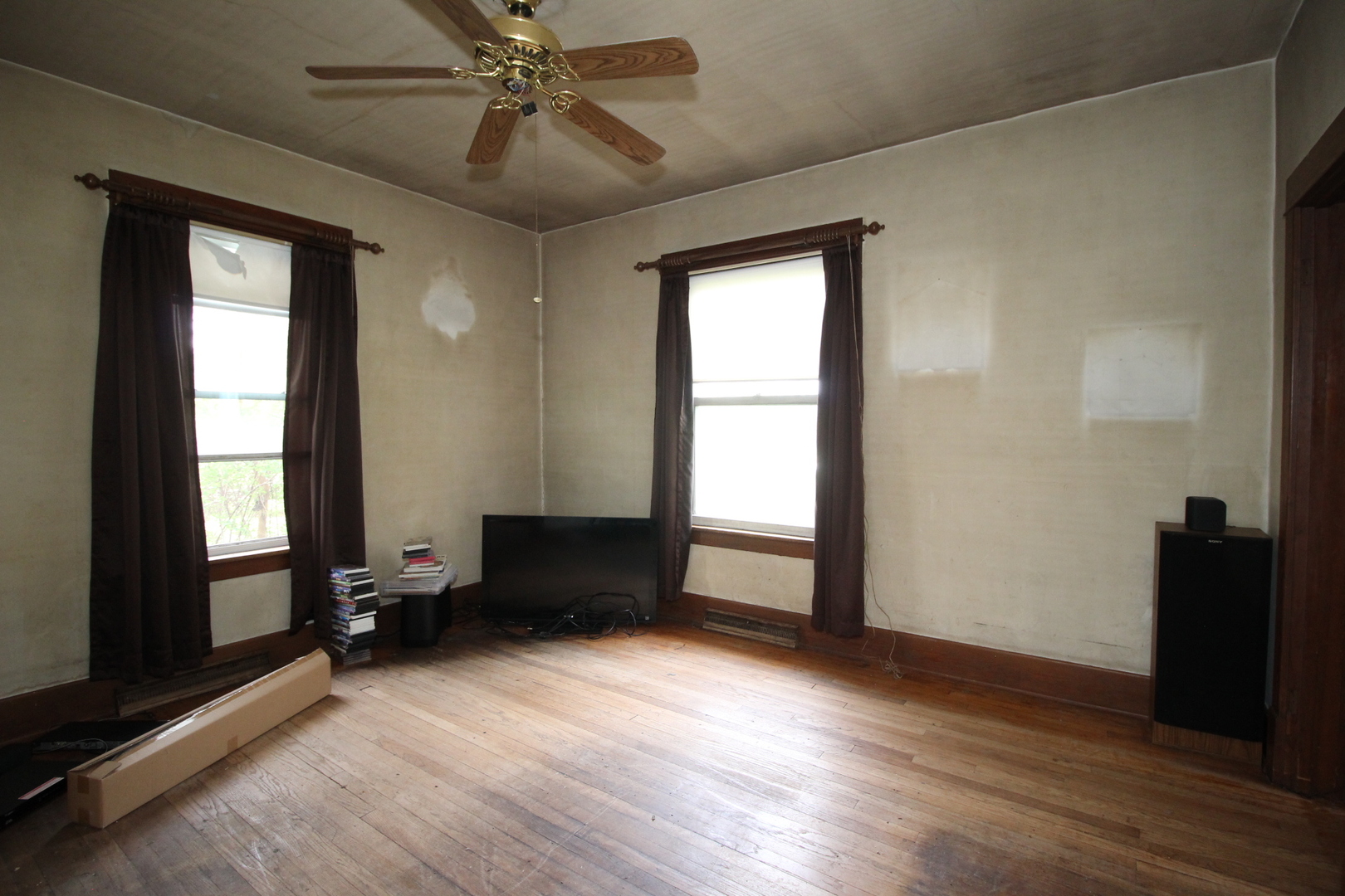 29369 N 1200 East Road, Blackstone, IL 61313