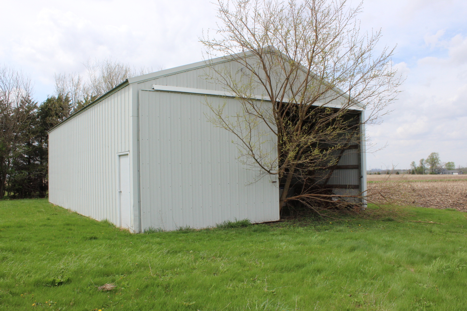 29369 N 1200 East Road, Blackstone, IL 61313