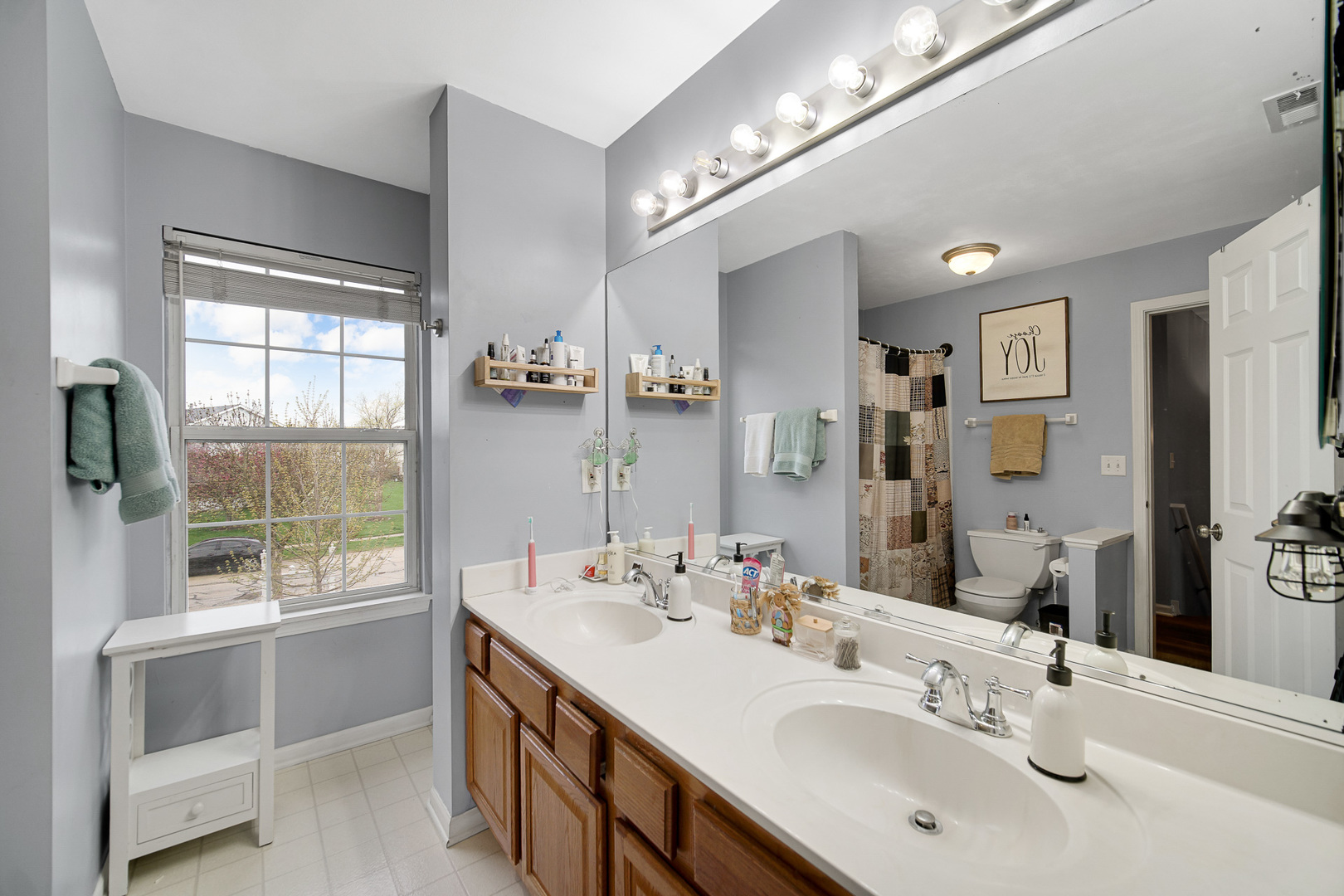 1882 N Wentworth Circle, Romeoville, IL 60446