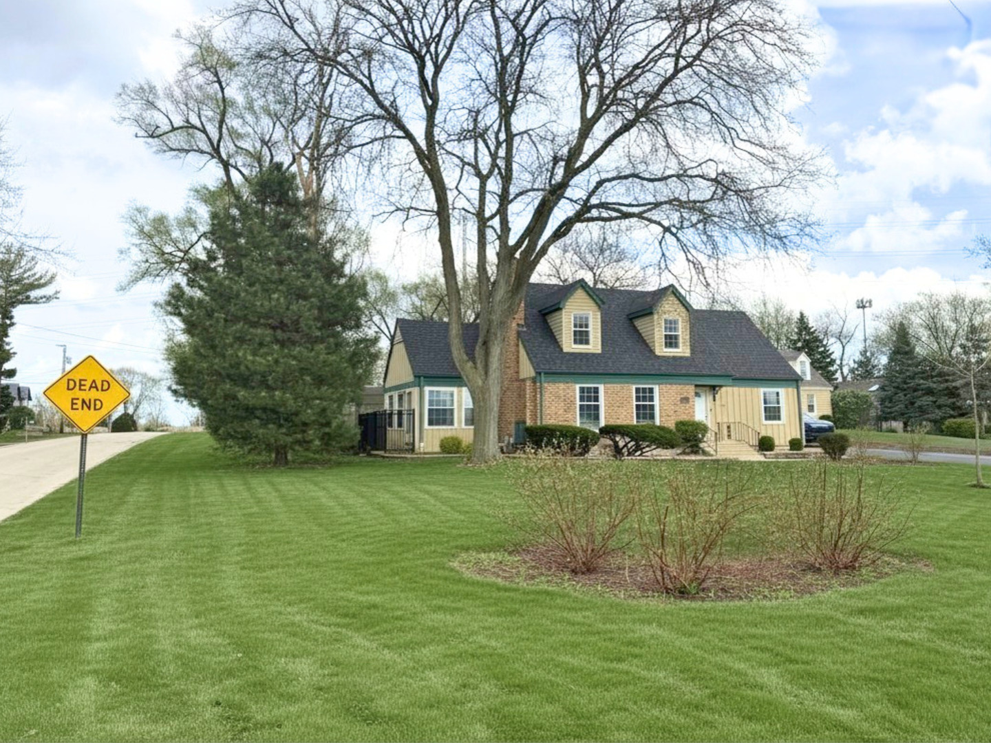 0S611 Cedar Avenue, Elmhurst, IL 60126