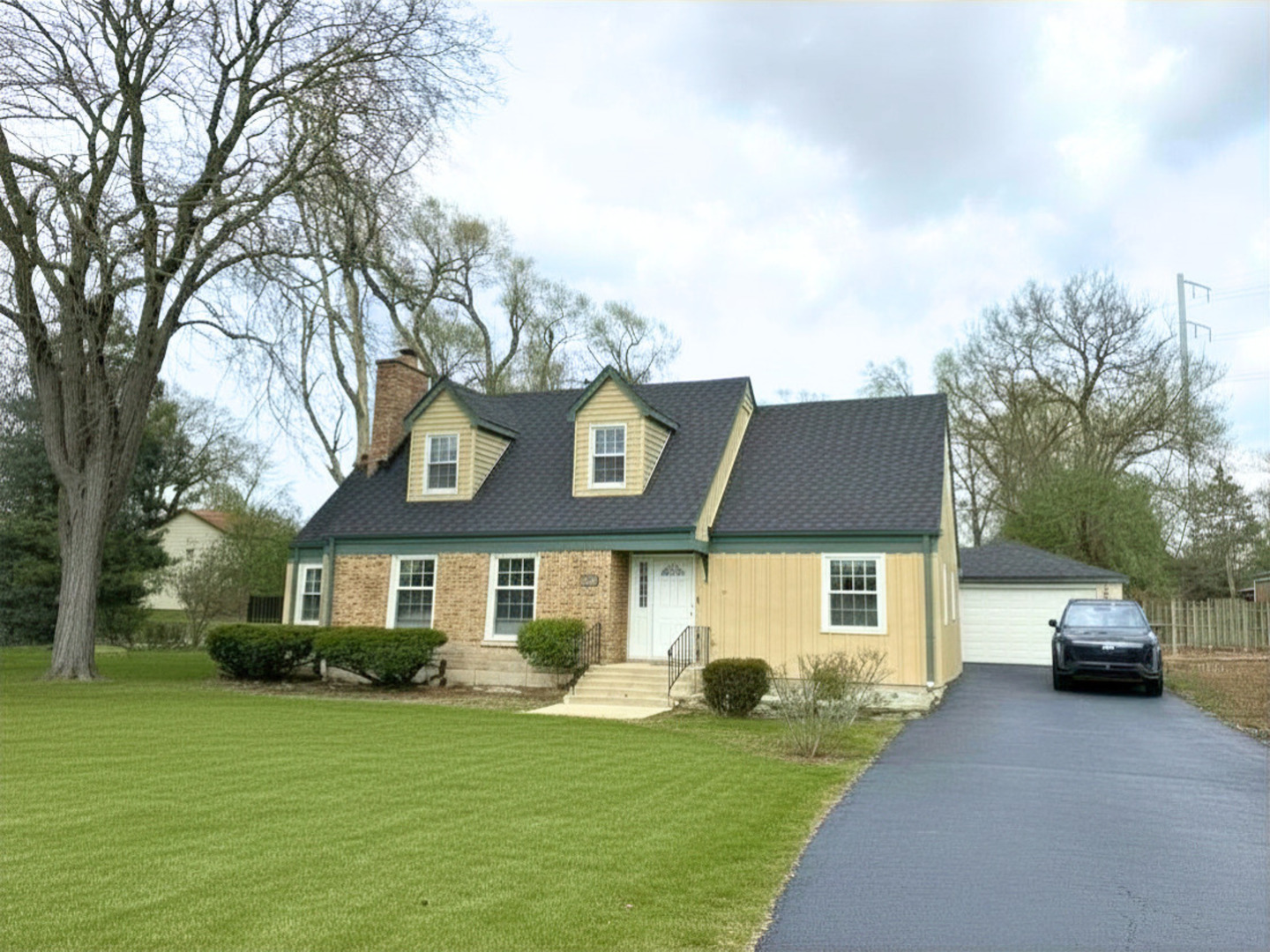 0S611 Cedar Avenue, Elmhurst, IL 60126