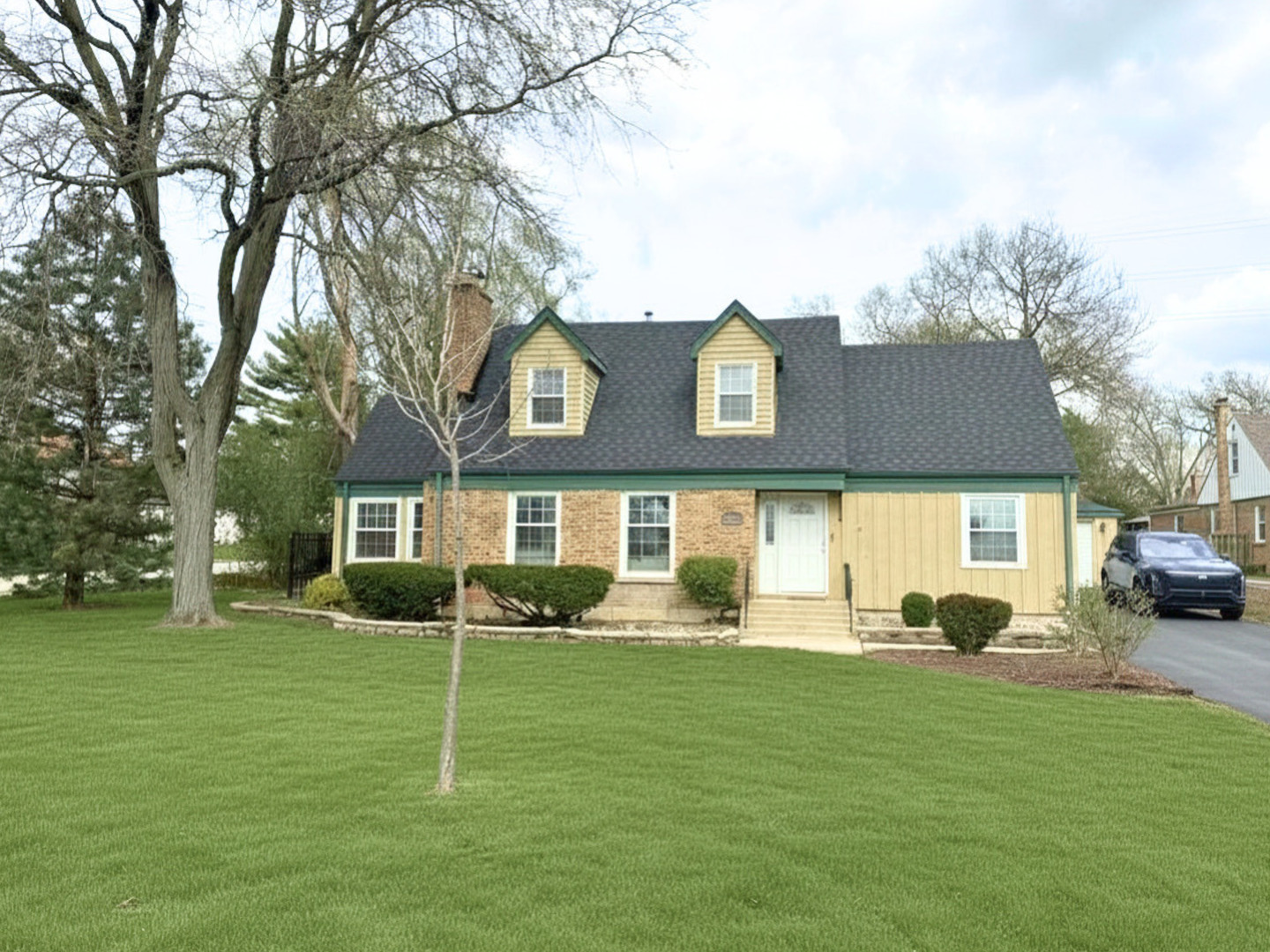 0S611 Cedar Avenue, Elmhurst, IL 60126