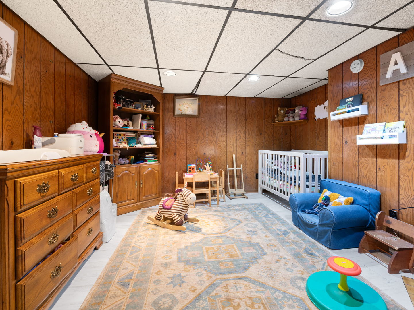 25 N Worth Avenue, Elgin, IL 60123