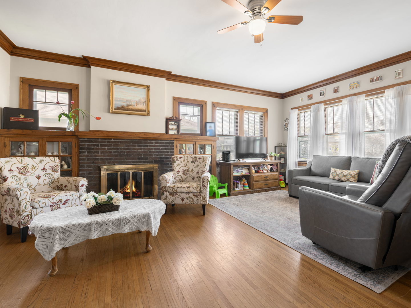 25 N Worth Avenue, Elgin, IL 60123