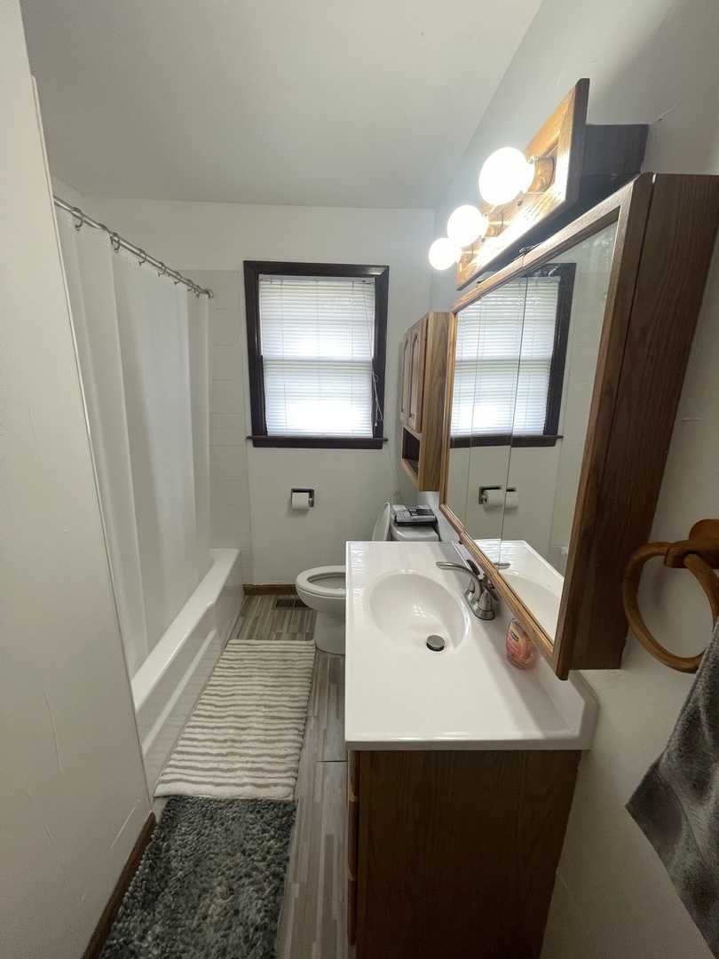 3002 Harris Drive, Joliet, IL 60431