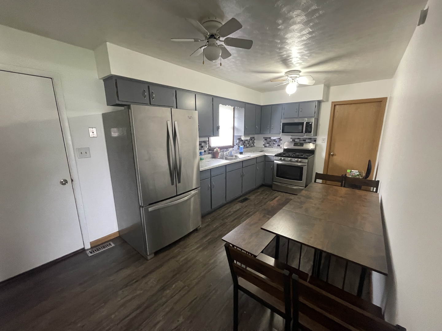 3002 Harris Drive, Joliet, IL 60431