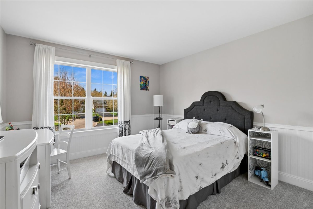 2825 Haven Lane, Lindenhurst, IL 60046