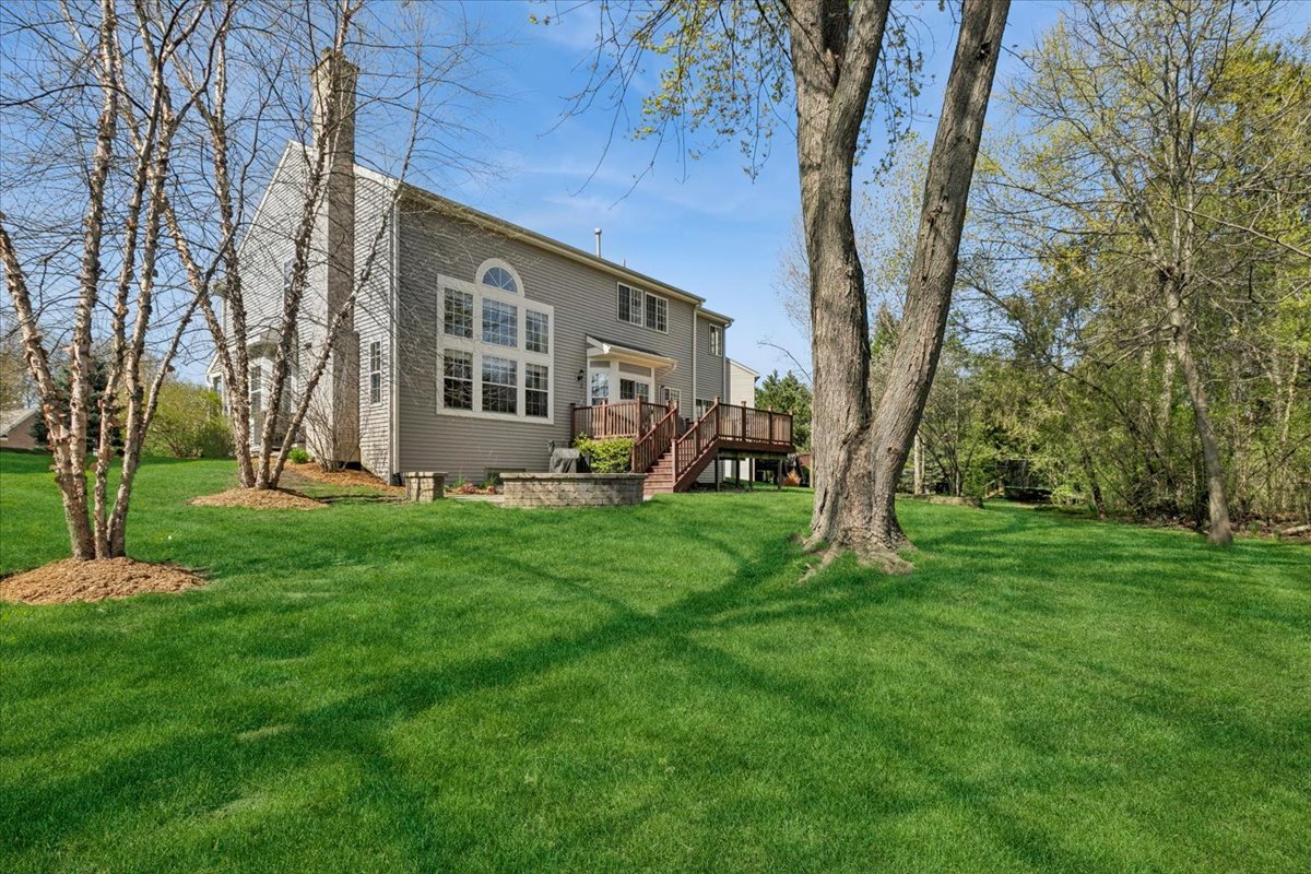 2825 Haven Lane, Lindenhurst, IL 60046