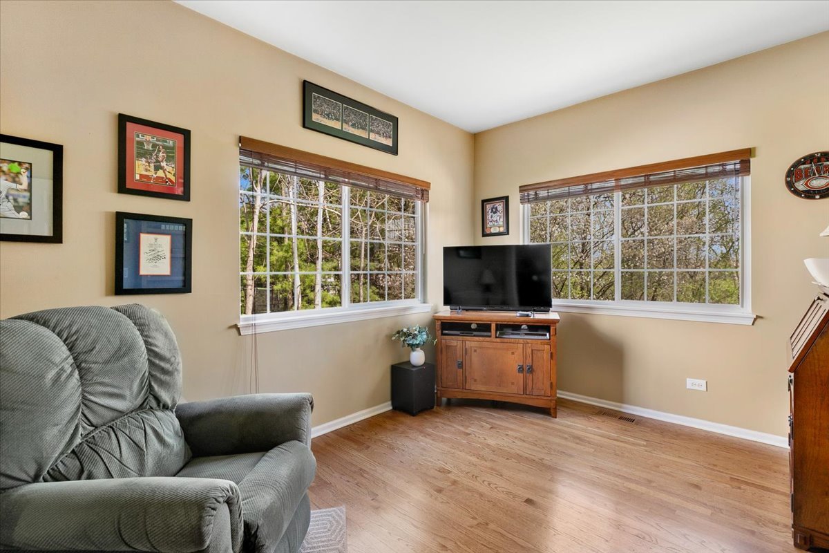 2825 Haven Lane, Lindenhurst, IL 60046